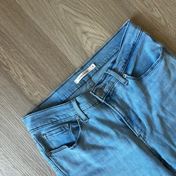 Levi’s Classic Straight Denim Jeans - Picture 3 of 4